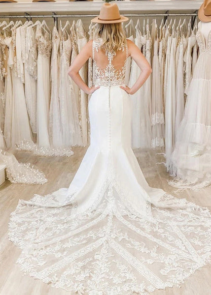 Boho Mermaid V-neck Bridal Dress with Lace Chapel Train Beautiful