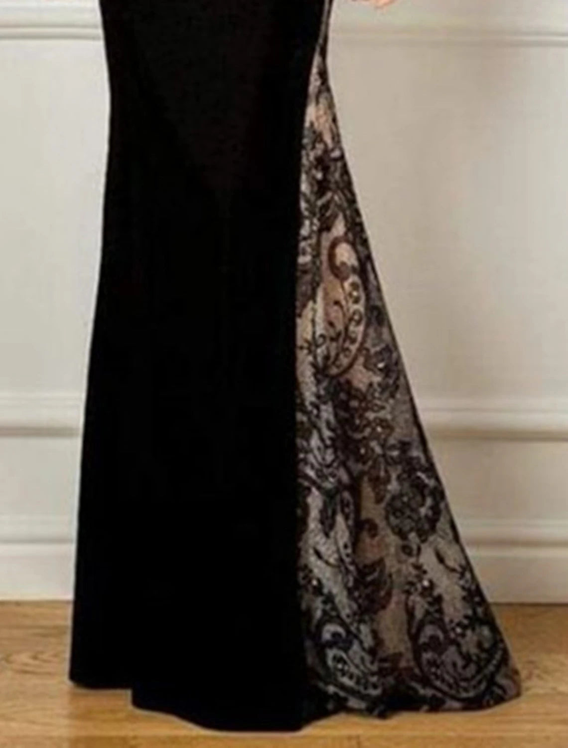 Wedding Guest Dress Floor Length Lace Velvet Jewel Neck Long Sleeve Mother of the Bride Dress