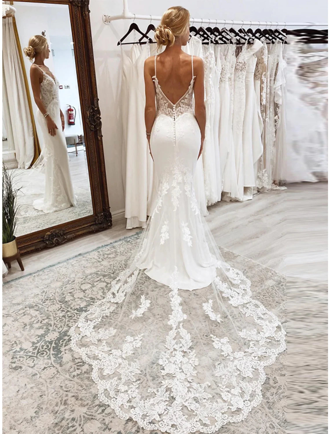 Reception Formal Wedding Dresses Mermaid / Trumpet Camisole Sleeveless Court Train Tulle Bridal Suits Bridal Gowns With Appliques