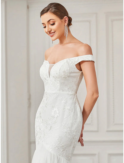 A-Line Off Shoulder Cap Sleeve Sweep / Brush Train Lace Bridal Gowns With Lace Appliques Wedding Dresses