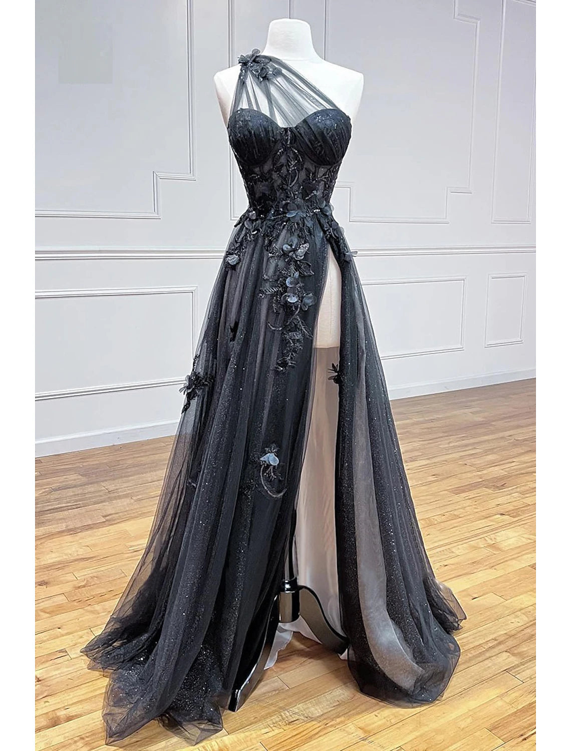 A-Line Prom Dresses Black Dress Plus Size Formal Wedding Guest Sweep / Brush Train Sleeveless One Shoulder Tulle Backless with Pleats Appliques