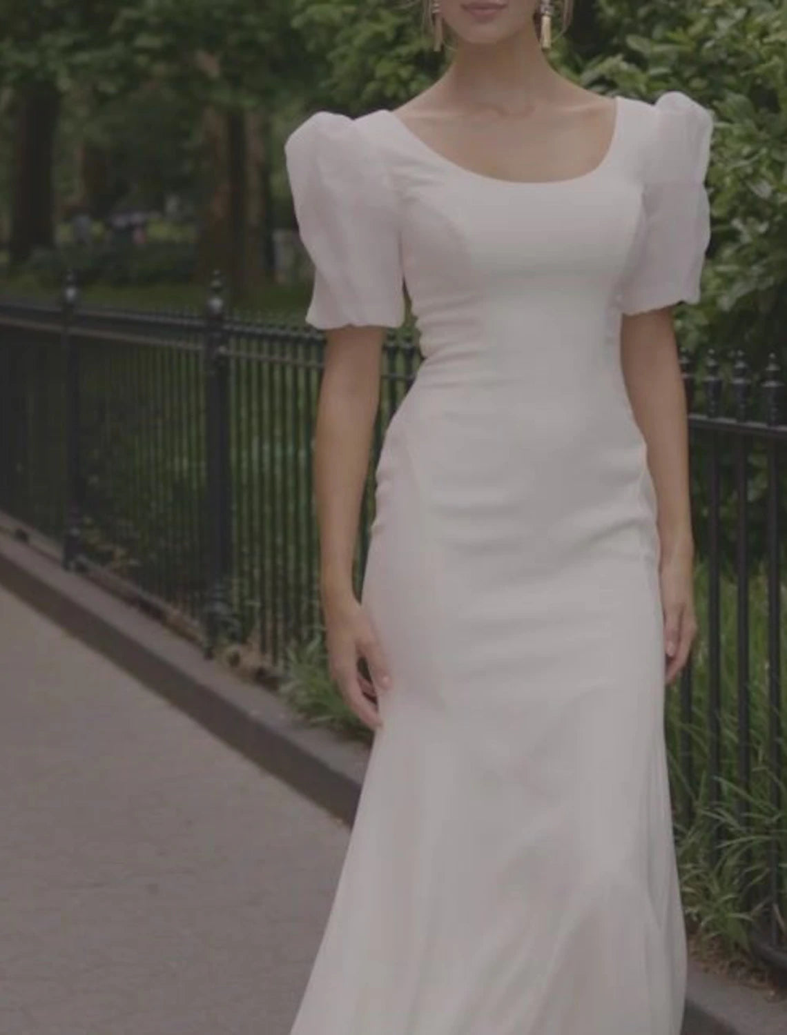 Hall Casual Wedding Dresses Mermaid / Trumpet Scoop Neck Short Sleeve Court Train Satin Bridal Gowns With Solid Color