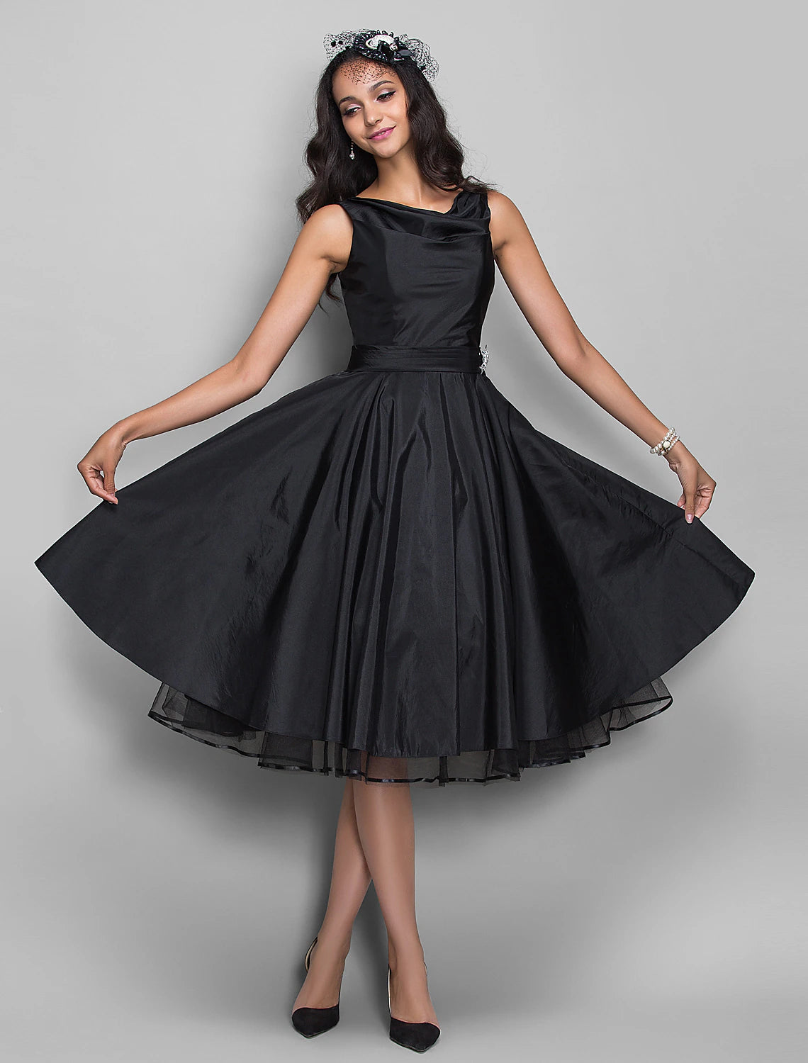 A-Line Cocktail Black Dress Plus Size Vintage Dress Halloween Wedding Guest Knee Length Sleeveless V Neck Taffeta with Pleats Crystals