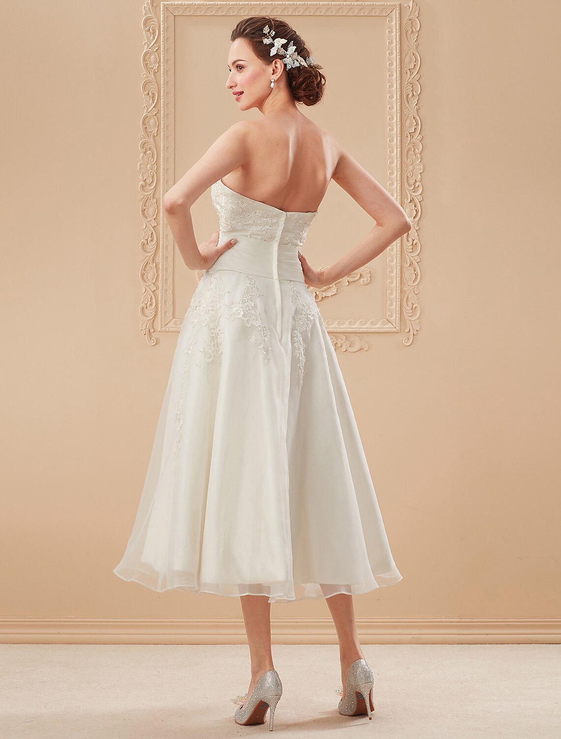 Hall Wedding Dresses A-Line Illusion Neck Sleeveless Tea Length Lace Bridal Gowns With Pearl Beading
