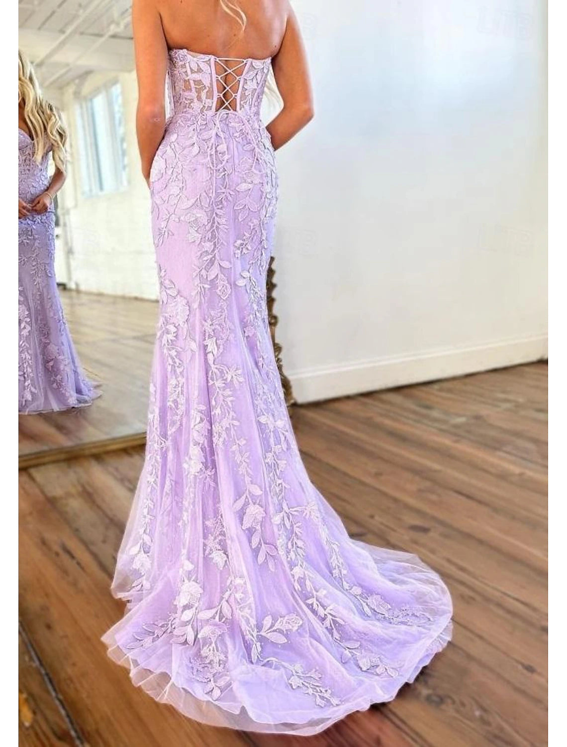 Strapless Sheath Mermaid Prom Dresses Elegant Dress Sweep / Brush Train Dress With Lace Appliques