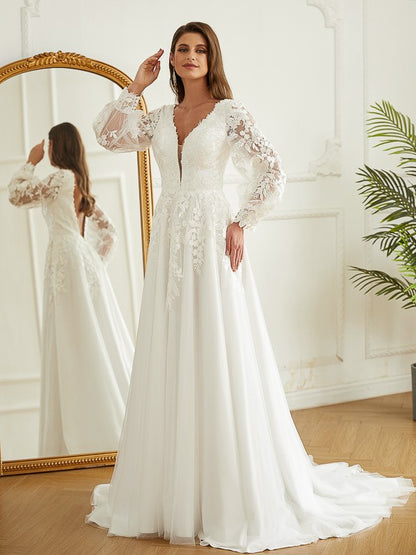 A-Line/Princess Tulle Lace V-neck Long Sleeves Court Train Wedding Dresses