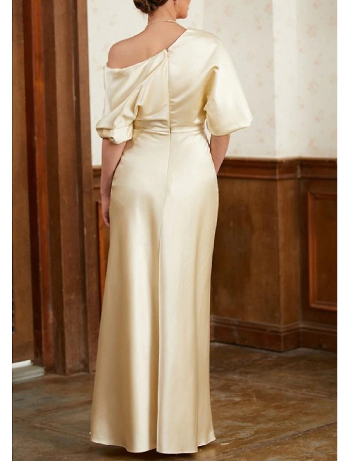 Sheath / Column Mother of the Bride Dress Off Shoulder Sweep / Brush Train Satin Half Sleeve with Ruching