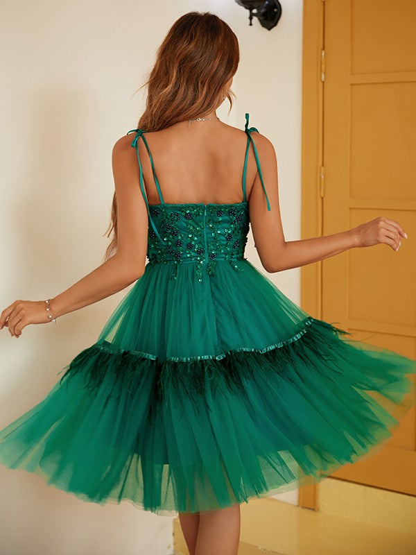 A-Line/Princess Tulle Beading Spaghetti Straps Sleeveless Knee-Length Dresses