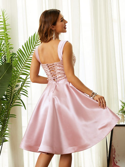 A-Line/Princess Satin Beading Straps Sleeveless Knee-Length Dresses