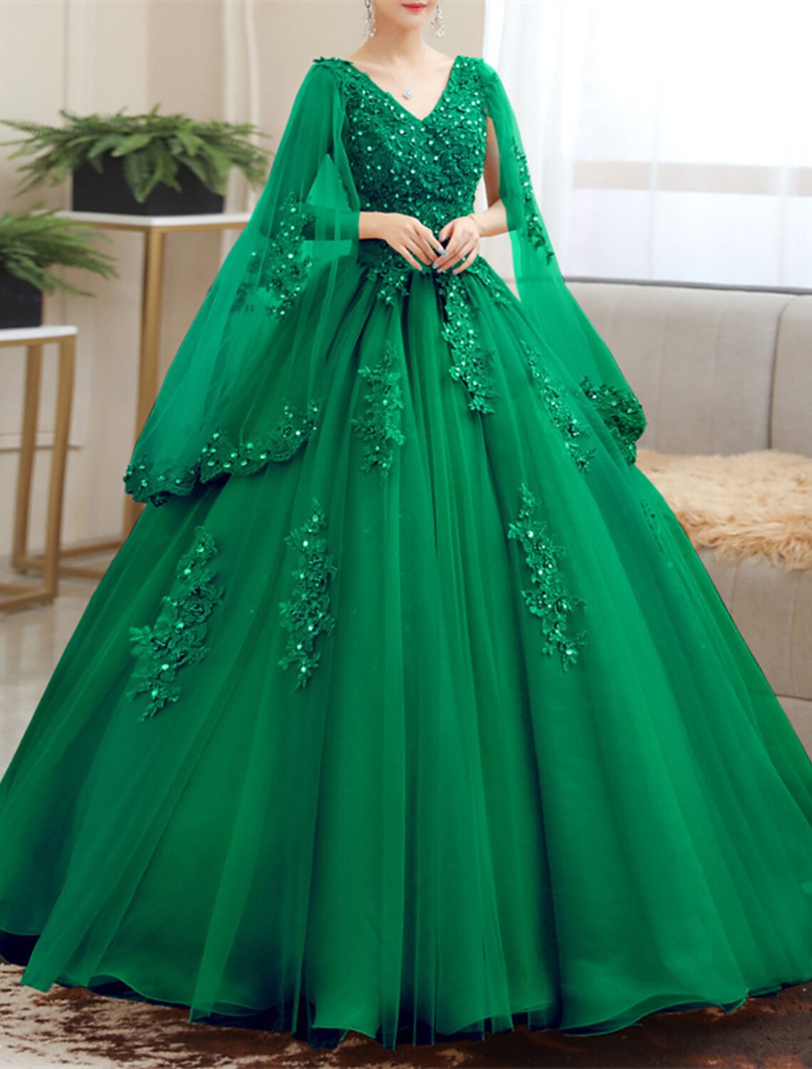 Ball Gown Quinceanera Dresses Princess Dress Sweet 16 Floor Length Short Sleeve V Neck Tulle with Appliques