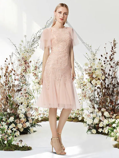 A-Line Cocktail Dresses Flirty Dress Graduation Knee Length Half Sleeve Jewel Neck Lace with Appliques