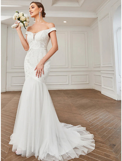 A-Line Off Shoulder Cap Sleeve Sweep / Brush Train Lace Bridal Gowns With Lace Appliques Wedding Dresses