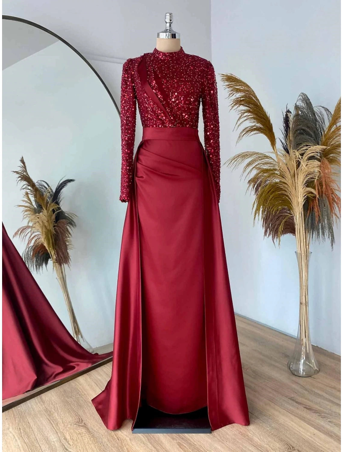 Sheath Formal Dress Evening Gown Christmas Red Green Dress Formal Sweep / Brush Train Long Sleeve Jewel Neck Satin with Pleats Ruched Sequin