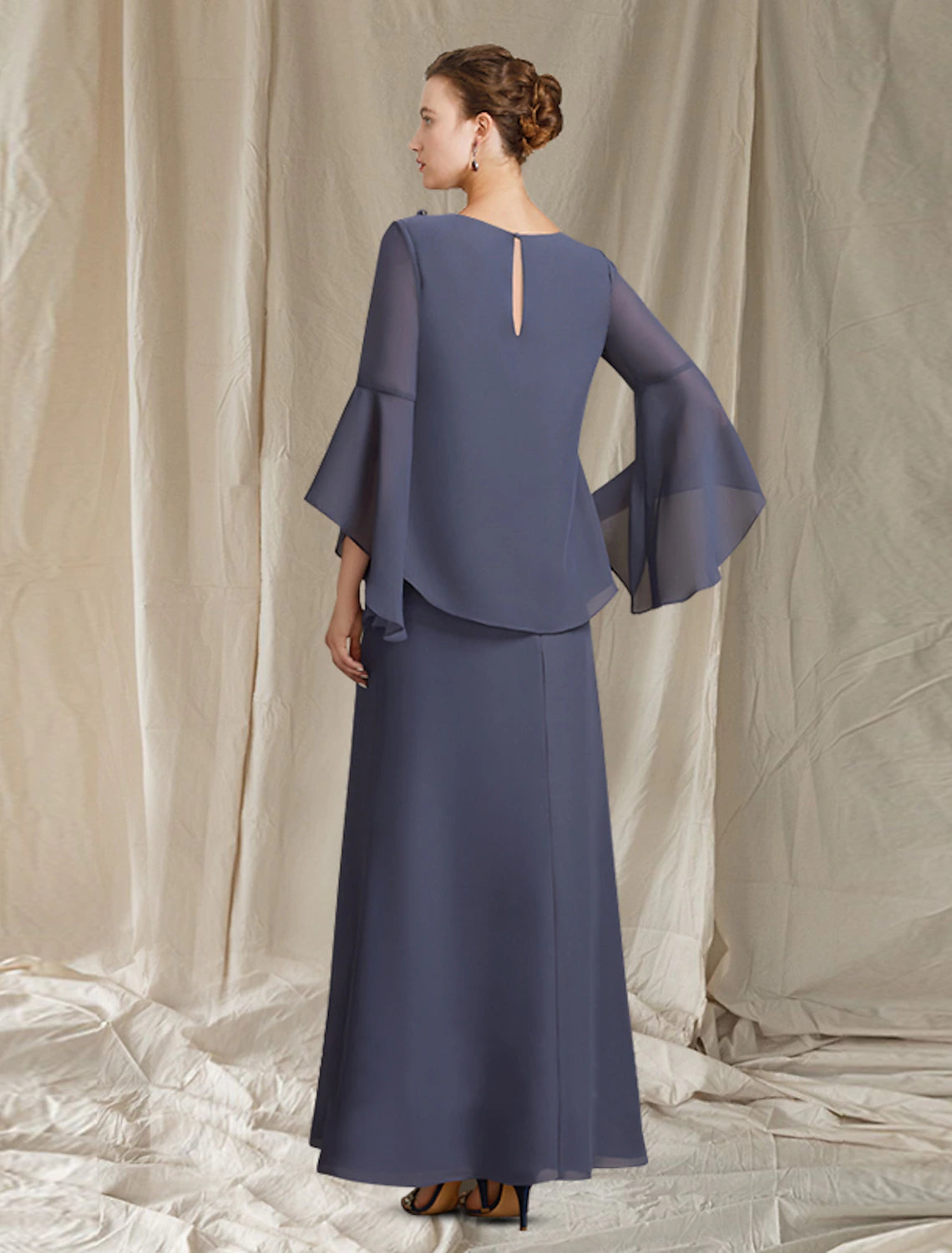 A-Line Mother of the Bride Dress Elegant Plus Size Jewel Neck Ankle Length Chiffon Long Sleeve with Flower