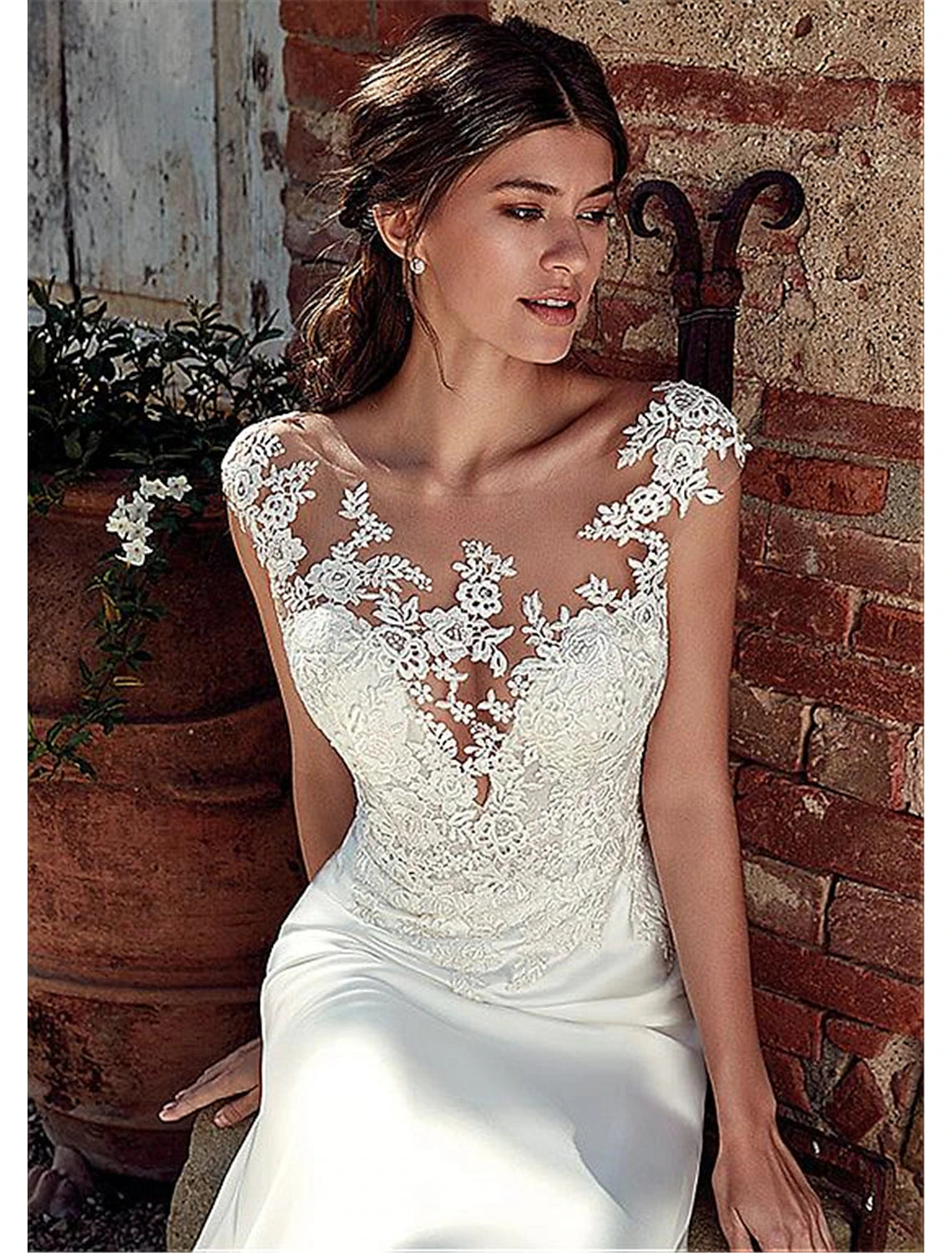 Beach Open Back Wedding Dresses Mermaid / Trumpet Illusion Neck Cap Sleeve Court Train Chiffon Bridal Gowns With Appliques