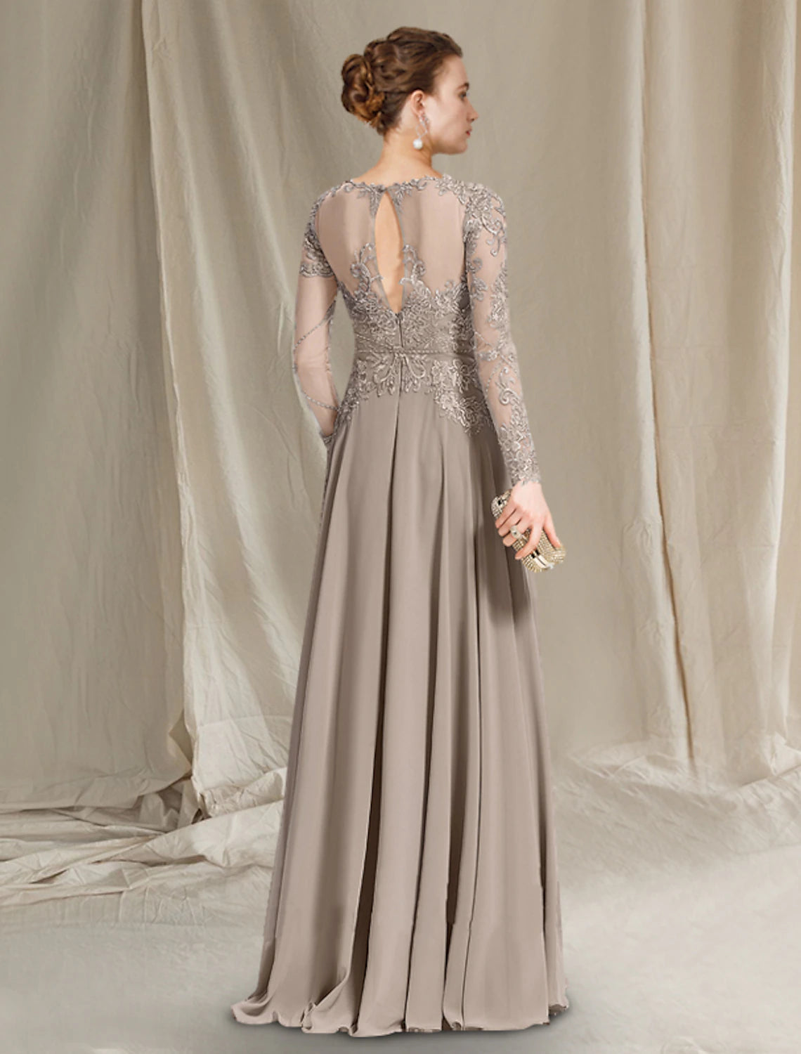 A-Line Mother of the Bride Dress Elegant Luxurious Jewel Neck Floor Length Chiffon Lace Long Sleeve with Pleats Appliques
