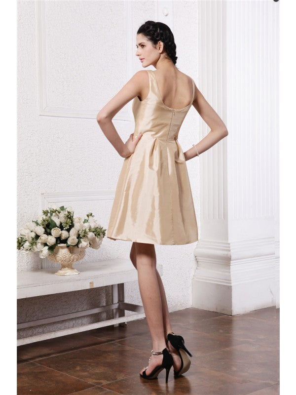 A-Line/Princess Scoop Sleeveless Pleats Short Taffeta Bridesmaid Dresses