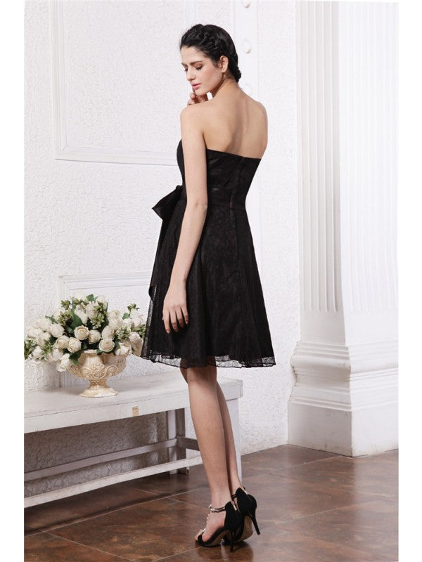 A-Line/Princess Sweetheart Sleeveless Sash Short Lace Bridesmaid Dresses