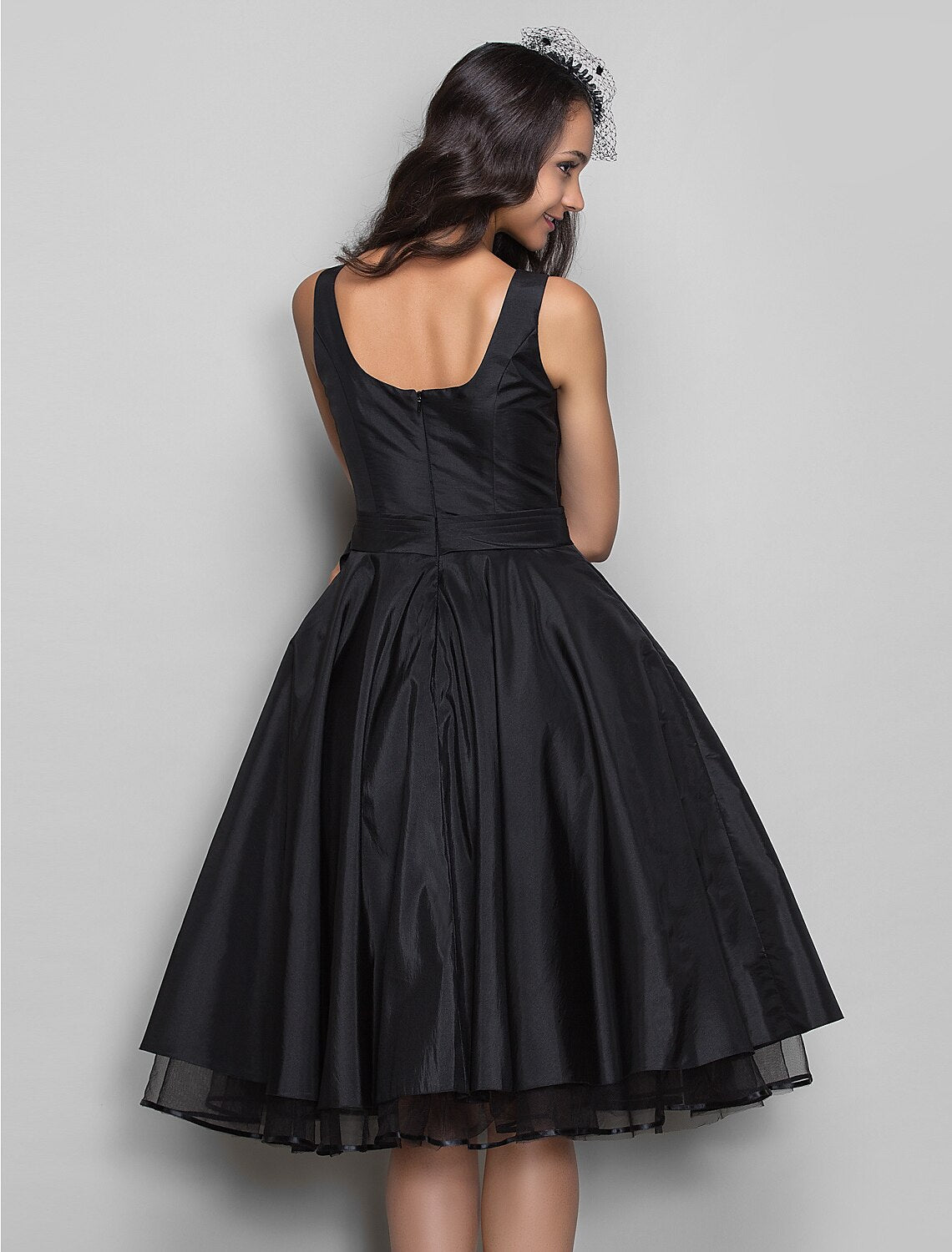 A-Line Cocktail Black Dress Plus Size Vintage Dress Halloween Wedding Guest Knee Length Sleeveless V Neck Taffeta with Pleats Crystals