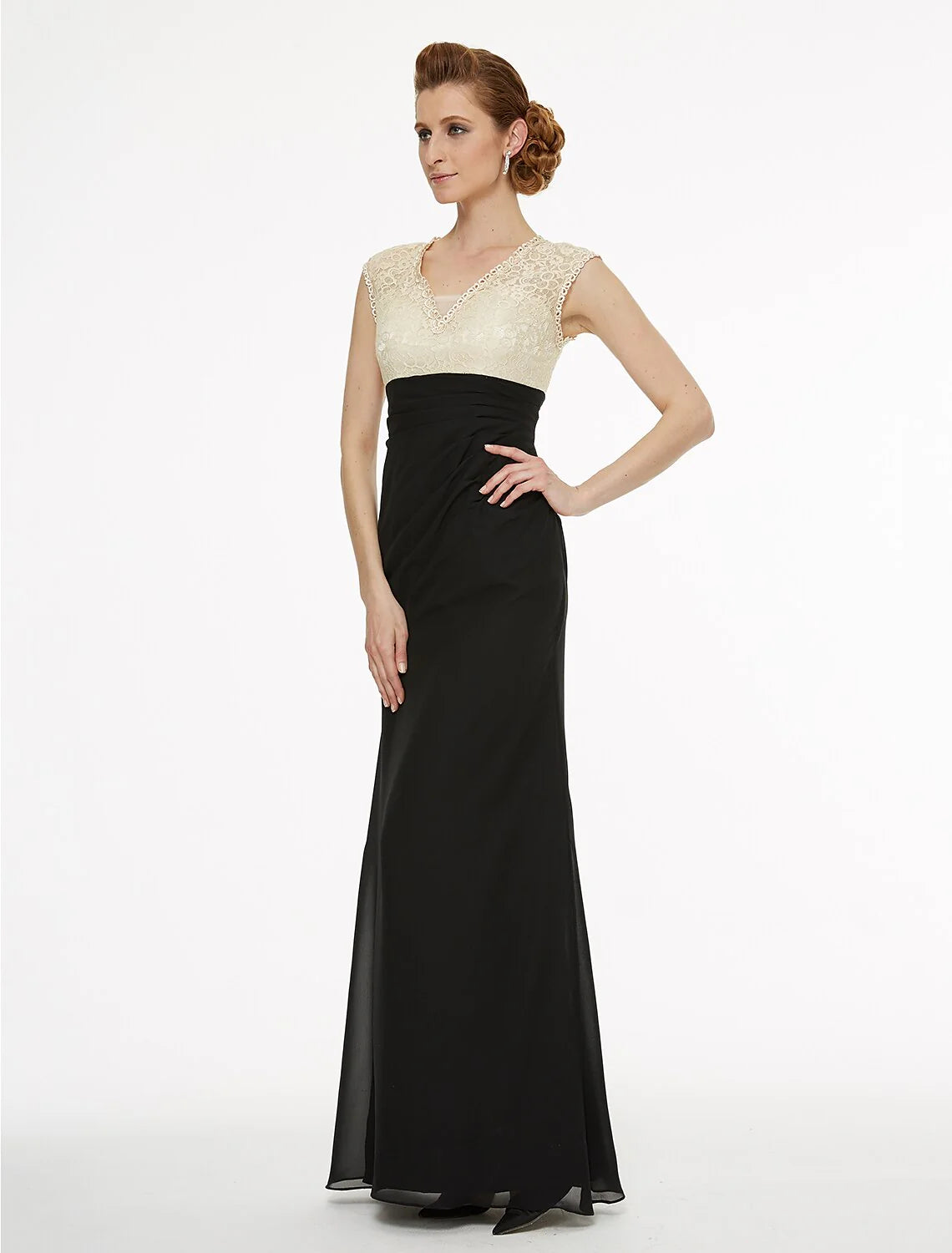Sheath / Column V Neck Floor Length Chiffon / Lace Mother of the Bride Dress Backless with Lace