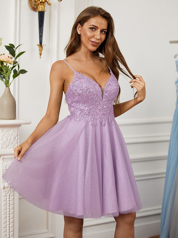 A-Line/Princess Lace V-neck Sleeveless Short/Mini Homecoming Dresses