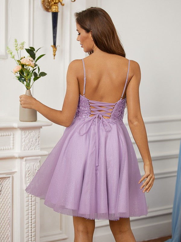 A-Line/Princess Lace V-neck Sleeveless Short/Mini Homecoming Dresses