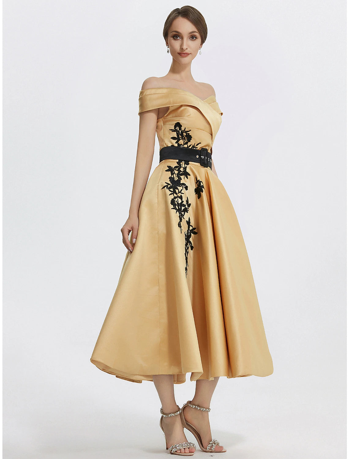 A-Line Cocktail Dresses Elegant Dress Formal Prom Tea Length Sleeveless Off Shoulder Satin with Appliques