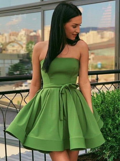 A-Line/Princess Strapless Ruffles Sleeveless Satin Short/Mini Homecoming Dresses