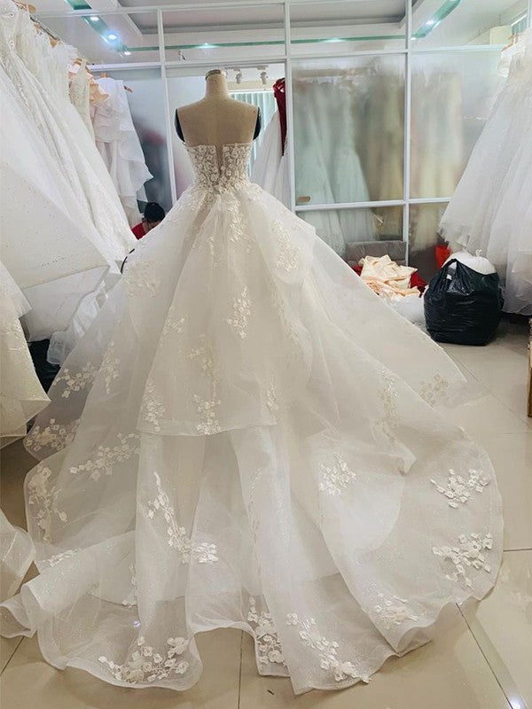 Ball Gown Sweetheart Organza Applique Sleeveless Court Train Wedding Dresses