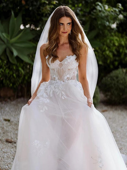 A-Line/Princess Tulle Applique Sweetheart Sleeveless Sweep/Brush Train Wedding Dresses