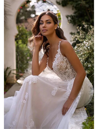 Beach Open Back Sexy Wedding Dresses A-Line Sweetheart Regular Straps Chapel Train Lace Bridal Gowns With Appliques