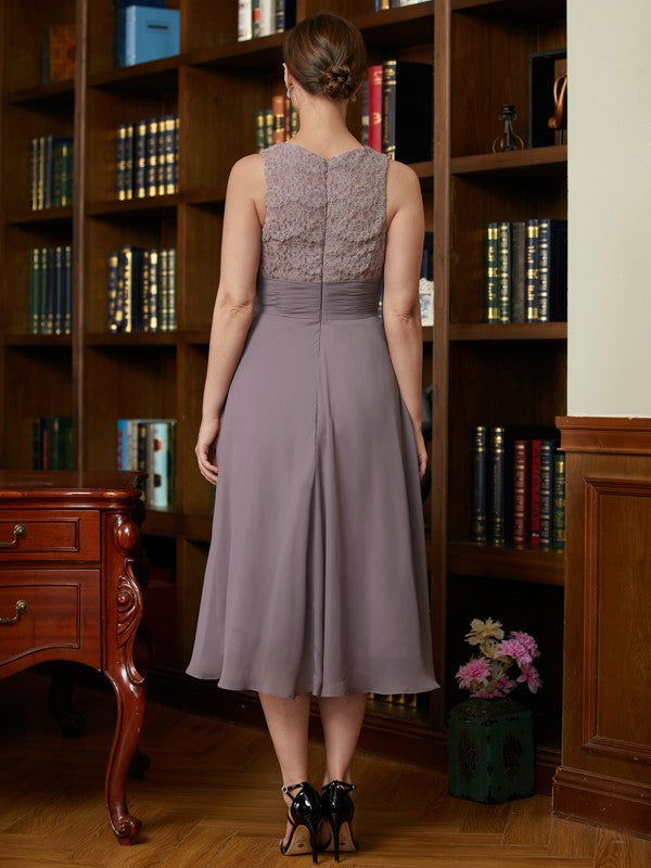 A-Line/Princess Chiffon Lace Scoop Sleeveless Tea-Length Mother of the Bride Dresses