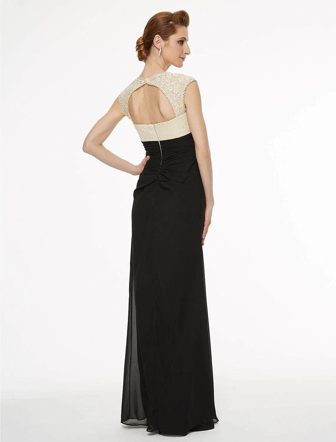 Sheath / Column V Neck Floor Length Chiffon / Lace Mother of the Bride Dress Backless with Lace