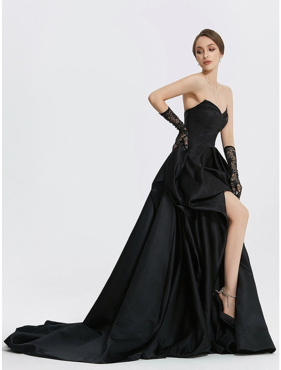 A-Line Evening Gown Vintage Dress Carnival Masquerade Sweep / Brush Train Sleeveless Sweetheart Satin with Ruched Slit