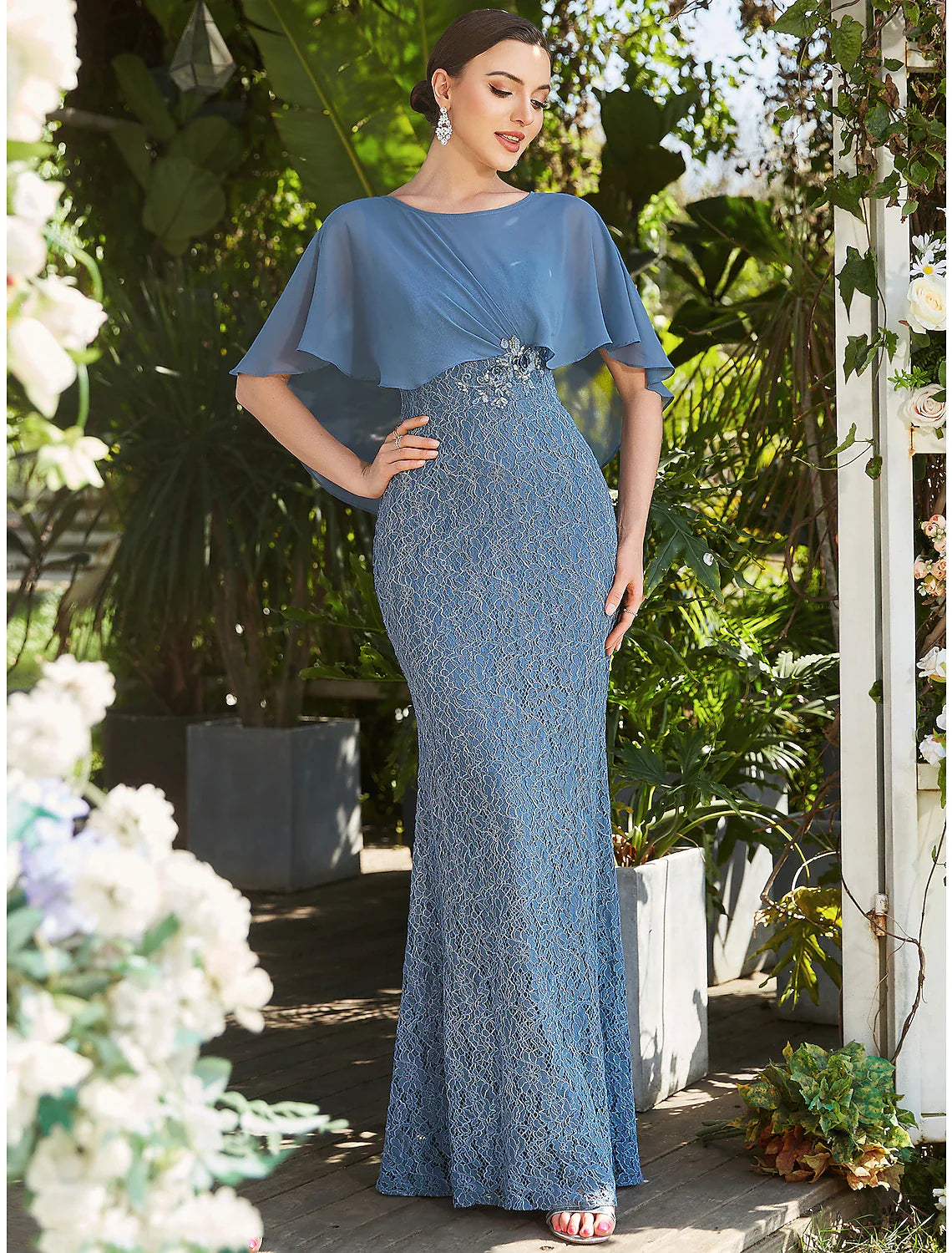 Mermaid / Trumpet Fall Wedding Guest Party Dresses Elegant Dress Formal Floor Length Sleeveless  Capes Lace with Appliques